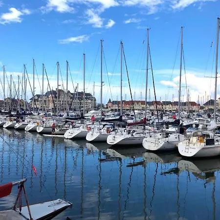 De Charme A 250m De La *