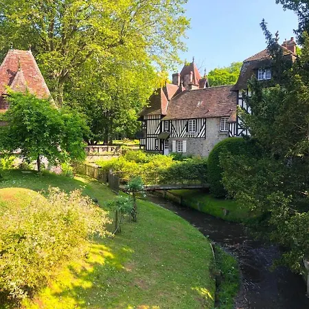 De Charme A 250m De La * 乌尔加特