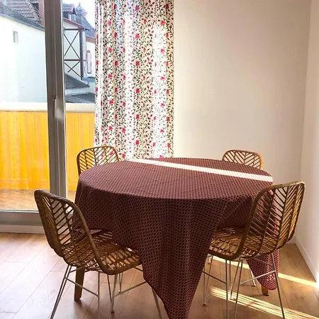 De Charme A 250m De La Apartment